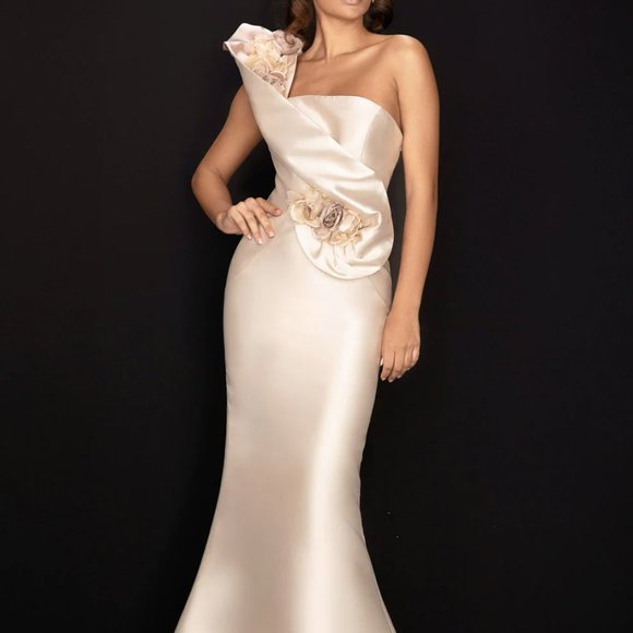 NEW W/TAGS Terani Couture - Champagne One Shoulder Fitted Gown - Picture 1 of 8